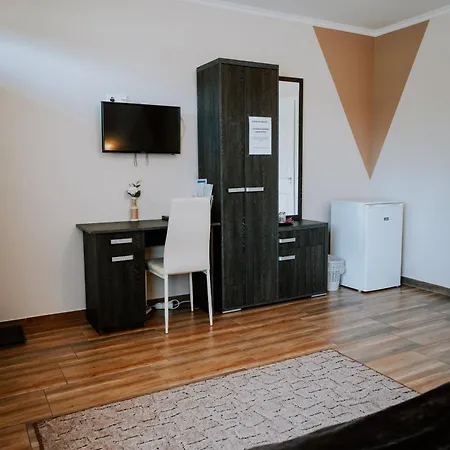 Oazis Panzio Bed & Breakfast *