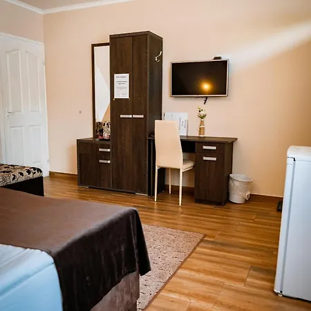 Oazis Panzio Bed & Breakfast Mako